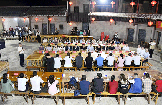 13 振興茶產業(yè) 媒體來助力 廈門市安溪商會組織媒體記者走進安溪茶鄉(xiāng)1328.png