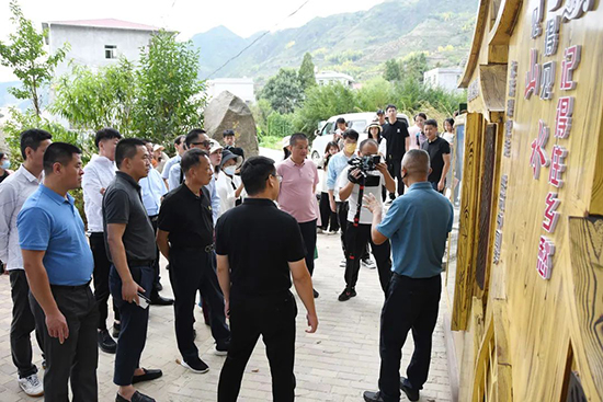 13 振興茶產業(yè) 媒體來助力 廈門市安溪商會組織媒體記者走進安溪茶鄉(xiāng)1086.png