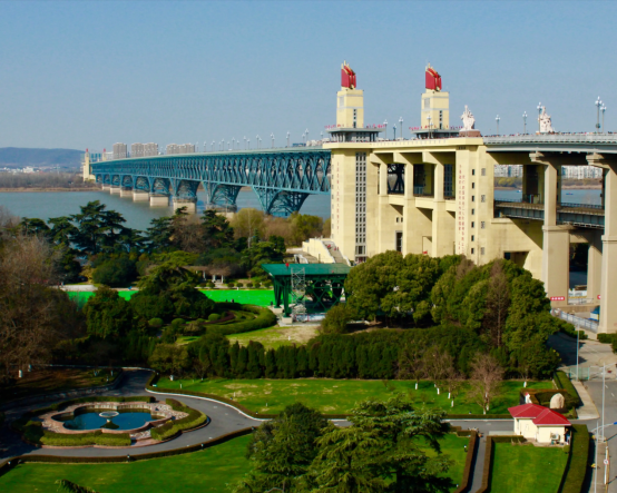 產(chǎn)業(yè)推動可持續(xù)發(fā)展 任務(wù)帶動高水平學科46.png